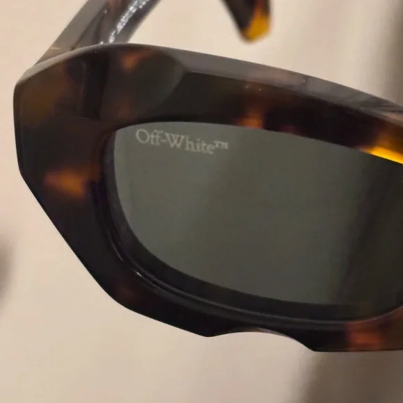 Off-White Tortoise Shell Sunglasses - Picture 9 of 9